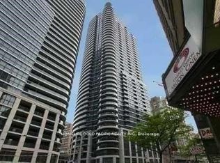 21 Carlton St #2704, Toronto, ON M5B 1L3