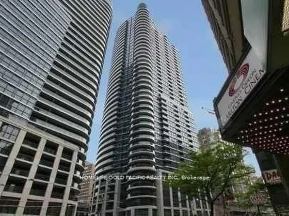 21 Carlton St, Toronto, ON