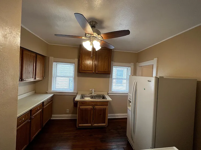 358 Rockingham St #1 — Photo 7