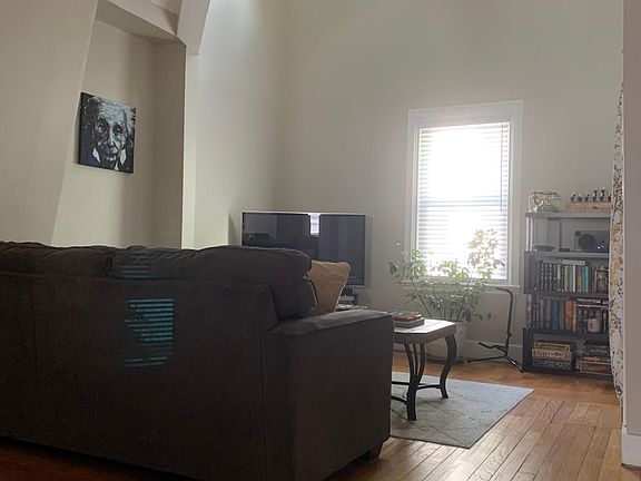 livingroom furnished (view from kitchen)