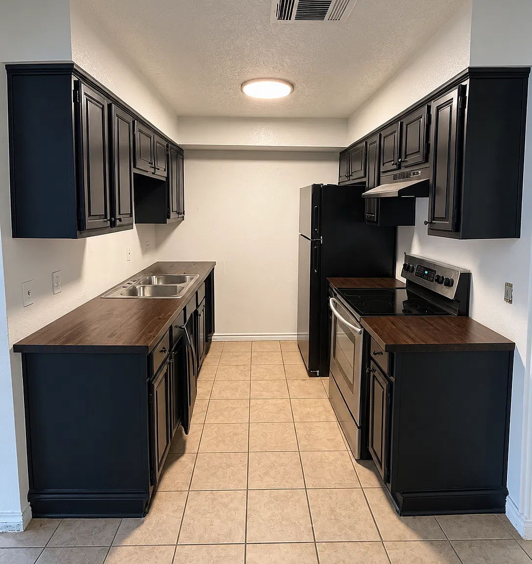 3 bed, 2.0 bath, 1300 sqft, $1,900 — Photo 2