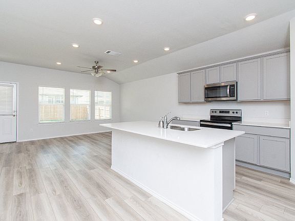 5th image of 10009 Avendesora Rd