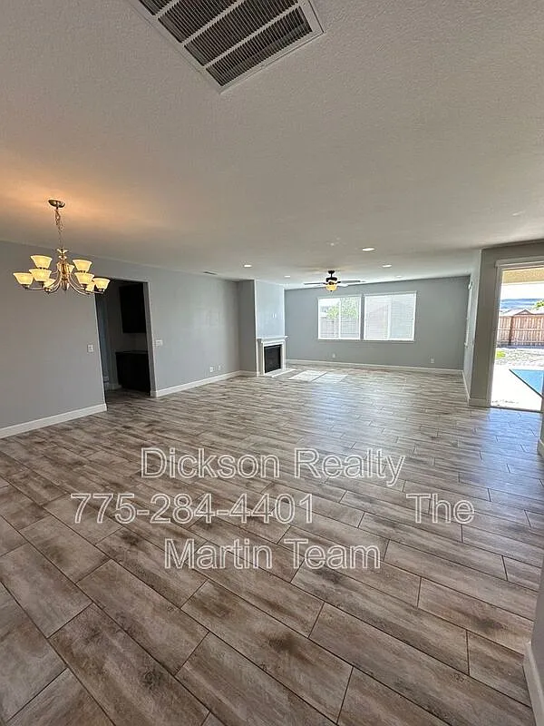 4 bed, 3.0 bath, 2408 sqft, $3,200 — Photo 3