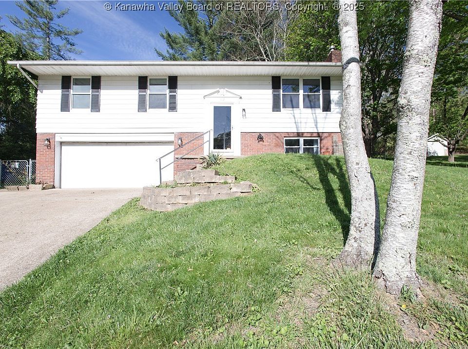 1st image of 110 Lake Dr
