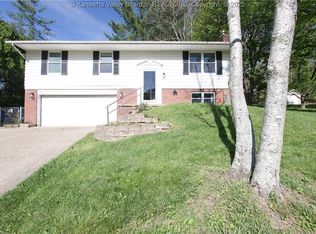 110 Lake Dr, Hurricane, WV 25526
