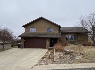 721 Valley View Ave, Chandler, MN 56122