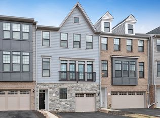 30 Cinnamon Dr #30, Saddle River, NJ 07458