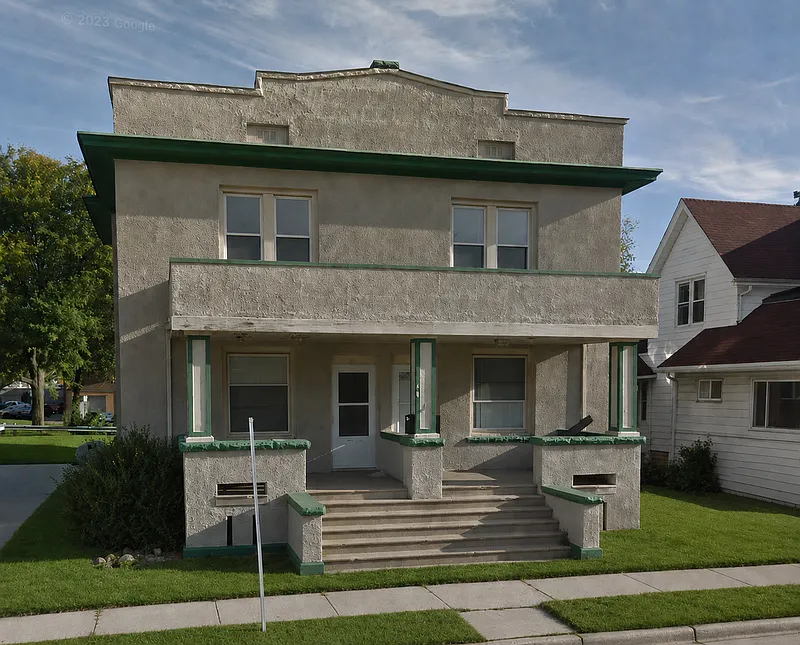 3 bed, 1.0 bath, $1,249 — Photo 2