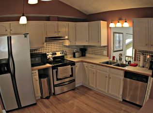 4 Linda St, Windham, NH 03087