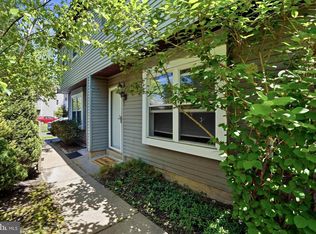 2 Horseshoe Cir, Horsham, PA 19044