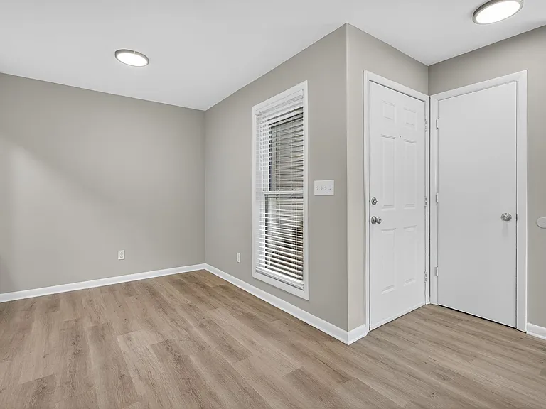 The Grove Apartments — Photo 26