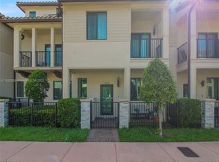 4656 NW 83rd Path, Doral, FL 33166