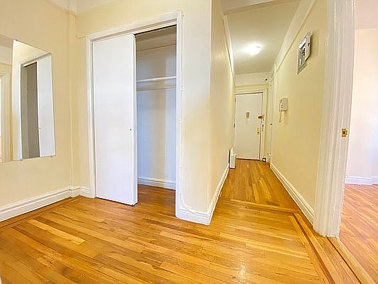 4th image of 60-15 Woodside Ave #C6