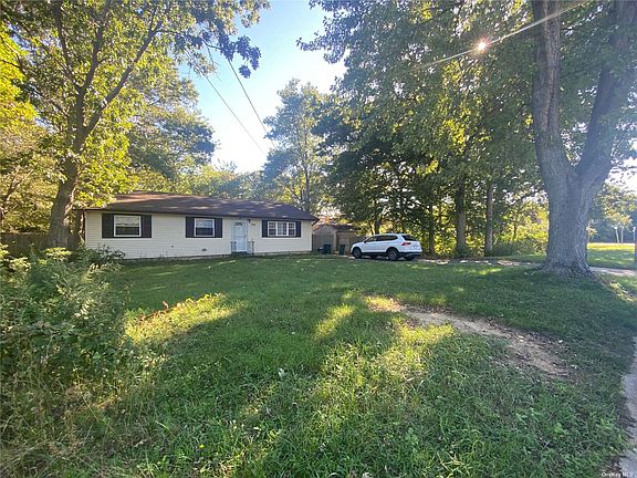 2nd image of 730 Expressway Dr S