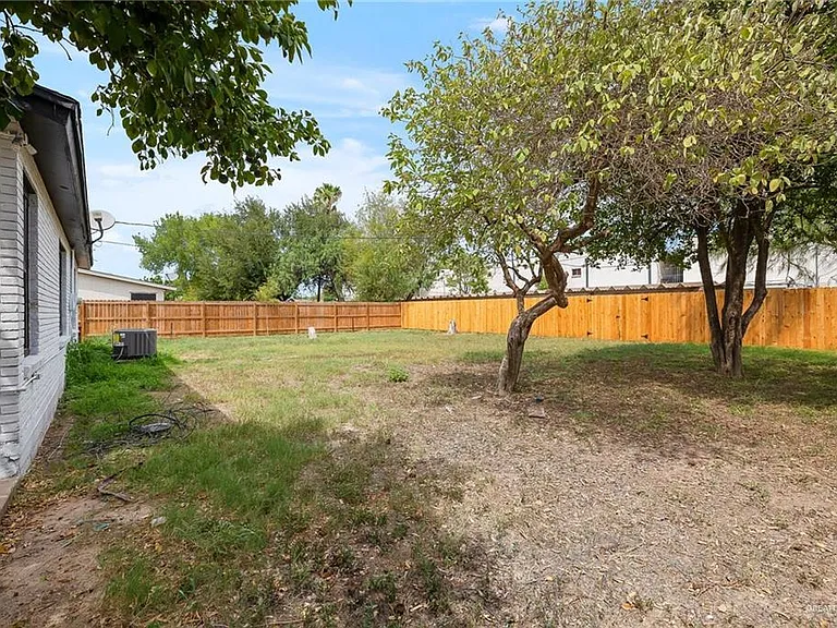1808 N Cummings Ave — Photo 11