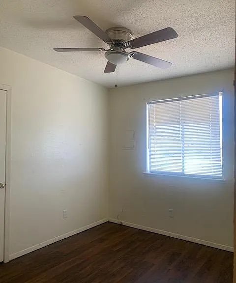 1025 McFie Ave — Photo 9
