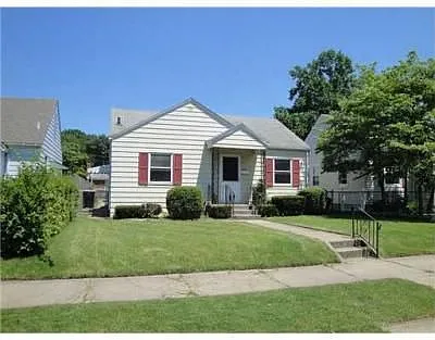 2146 Parkview Pl photo 1