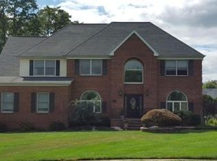 6 Driftwood Ct, Monroe Township, NJ 08831