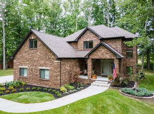 37125 Silver Maple Ct, Richmond, MI 48062