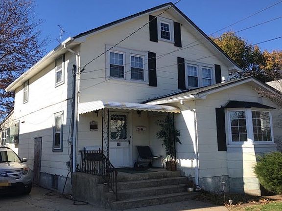 3rd image of 68 Sunnyside Ave