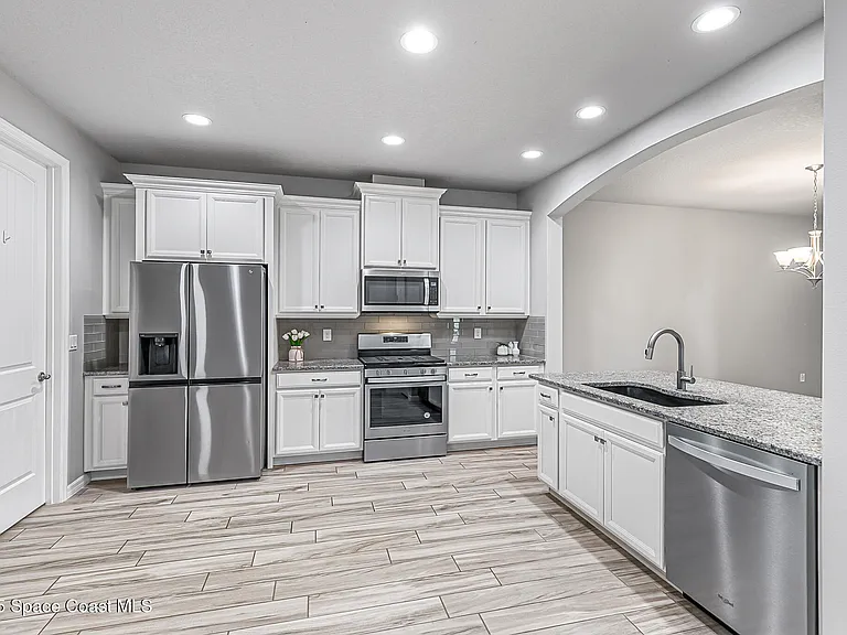 7544 Loren Cove Dr — Photo 33