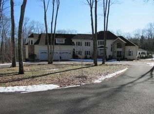 6 Jenna Ct, Scituate, RI 02857