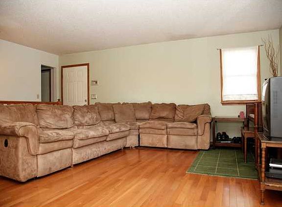 5th image of 3015 W Savannah Ave
