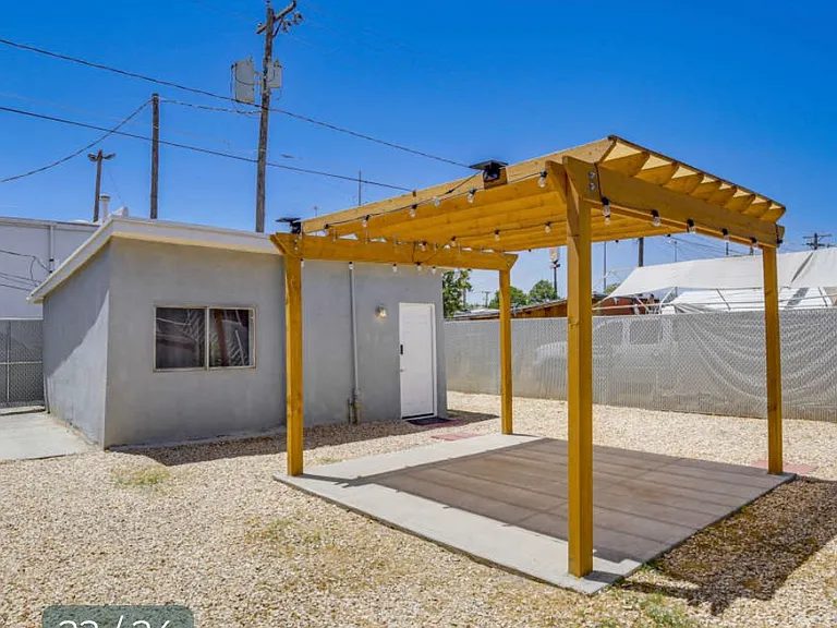 2710 Wyoming Ave #C — Photo 1