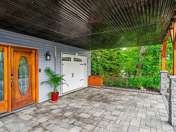 4th image of 25 Cove Road