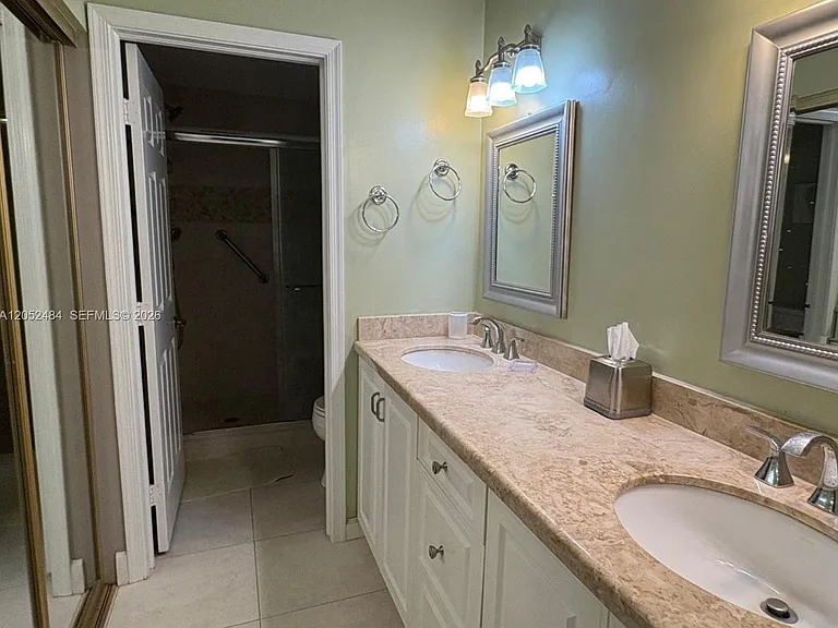 437 Prestwick Ln — Photo 24