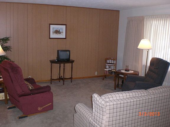 3rd image of 8725 Green St
