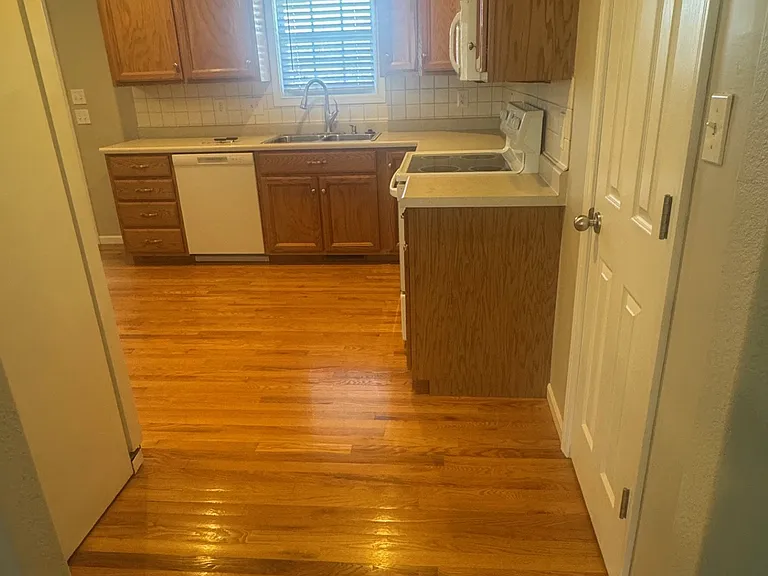1526 La Hacienda Ct — Photo 8