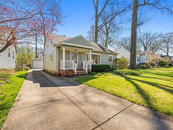 2nd image of 575 Parkside Dr
