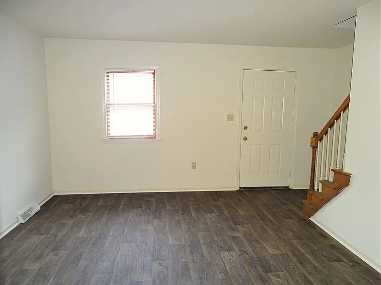 500 E Newport Rd #H — Photo 4