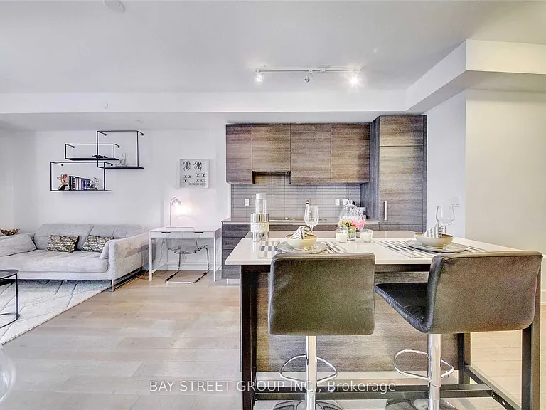 200 Bloor St W #1409 — Photo 28