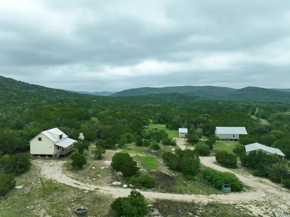 693 Brushy Creek Ranch Rd, Sabinal, TX 78881