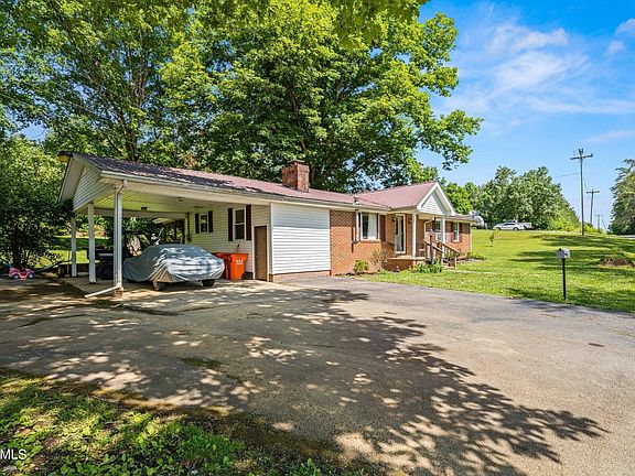 2nd image of 1113 County Road 181