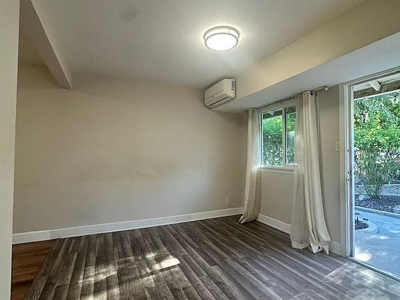 5th image of 11937 Knoefler Dr APT 6