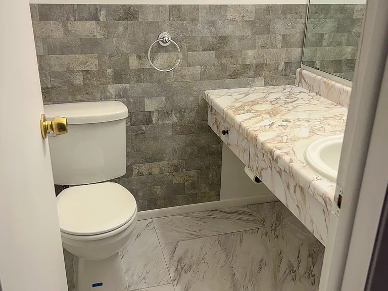 200 Woodmont Ave #127 — Photo 7