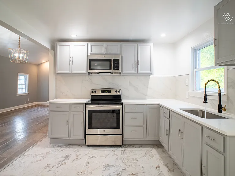6041 Jackson Ave — Photo 8