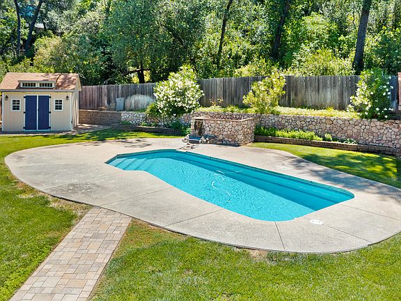 4th image of 3753 Canterbury Dr