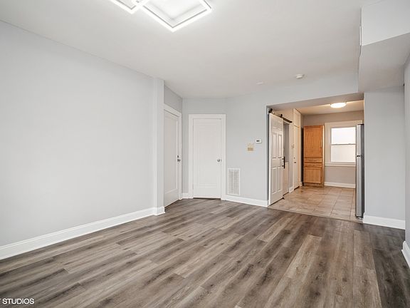 4th image of 4518 W Wellington Ave #2