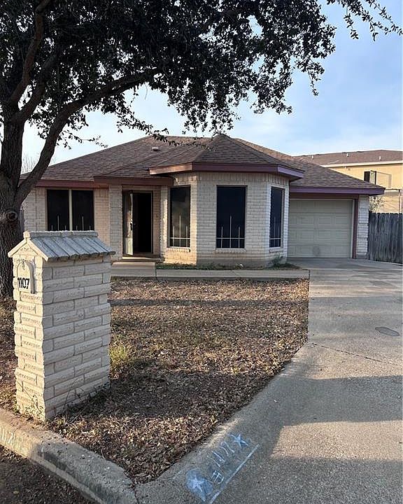 1st image of 1107 Amapola St