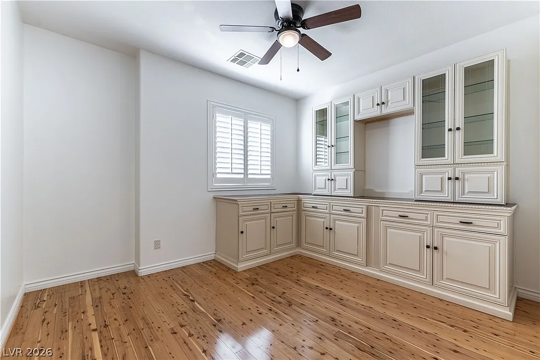 4 bed, 2.0 bath, 2255 sqft, $2,395 — Photo 3