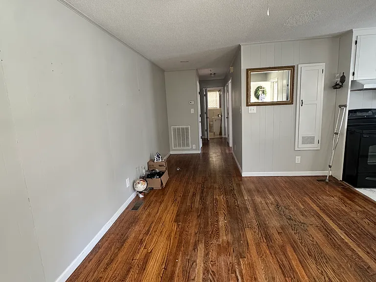 202 Oliver St — Photo 2