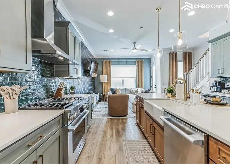 121 Neill Ave — Photo 6