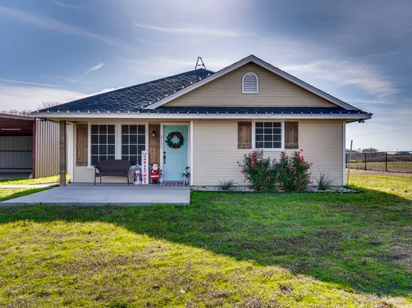 2151 Country Acres Rd, Venus, TX 76084