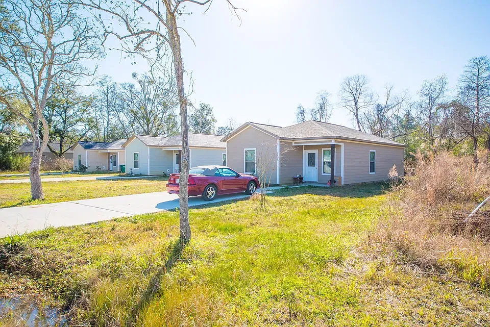 3 bed, 1066 sqft, $1,600 — Photo 1