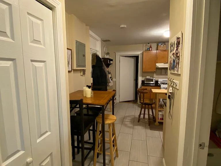 220 Hanover St #3 — Photo 37