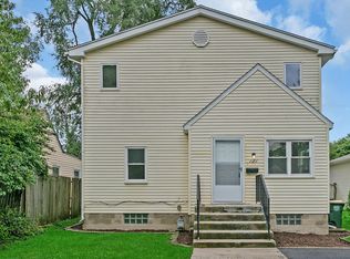 121 E Pineview Dr, Round Lake Park, IL